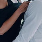 「まさか、今やるの・・・!?」女がデート中に躊躇した、男の行動とは