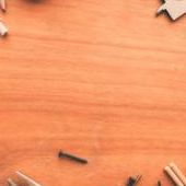 403万回も再生された「散らかっていた机の上が毎晩勝手に整理される怪現象」の正体を捉えたムービー