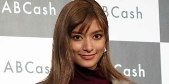 ローラ、インスタ写真“加工”の一部始終に驚き 「さすが...」