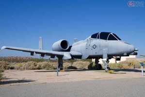 なんか変！ カリフォルニアに1機のみ現存の激レアA-10攻撃機 試作で終わった残念なワケ