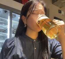21歳女子トラック運転手が超うまそうにビール飲む姿が大絶賛
