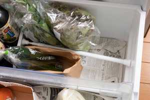 かさばる葉野菜もスッキリ！ 冷蔵庫の「パンパン野菜室」を救う、簡単整理アイディア