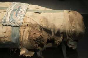 古代エジプトのミイラは遺体保存が目的ではなかった。死者を神性へと導くための処置