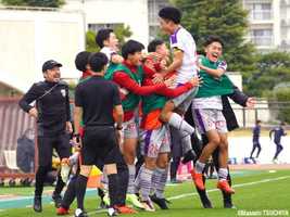 貫いたアグレッシブなチャレンジ。京都U-18は終了間際の劇的決勝弾で日本文理に競り勝ち、1年でのプレミア復帰に王手!