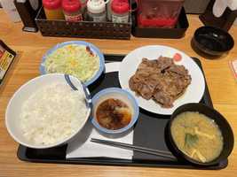 松屋で限界までご飯をおかわりし続けた結果→ 衝撃的な結果に