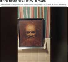 自宅の壁の中に隠されていた“目が無い老人の絵”を投稿した男性にネットユーザー震撼(米)
