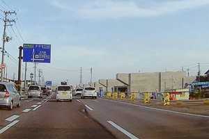 これが“ひとつの道路”なのか...一夜にして巨大化した新潟のバイパスさらに変貌中 橋脚にょきにょき