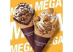 ゴディバからメガサイズのソフトクリーム「メガパフェ」が期間限定で登場